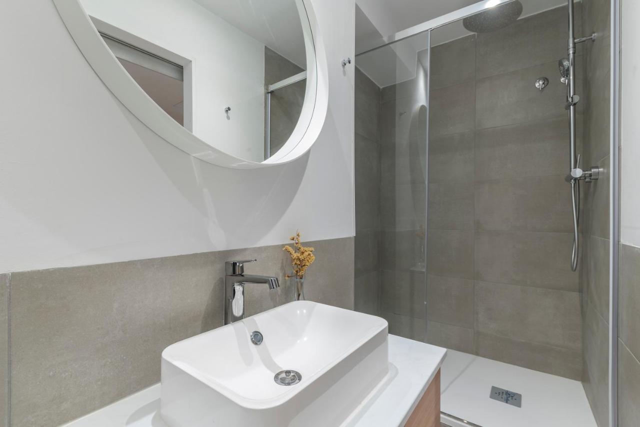 Three-Bedroom Apartment with Balcony
