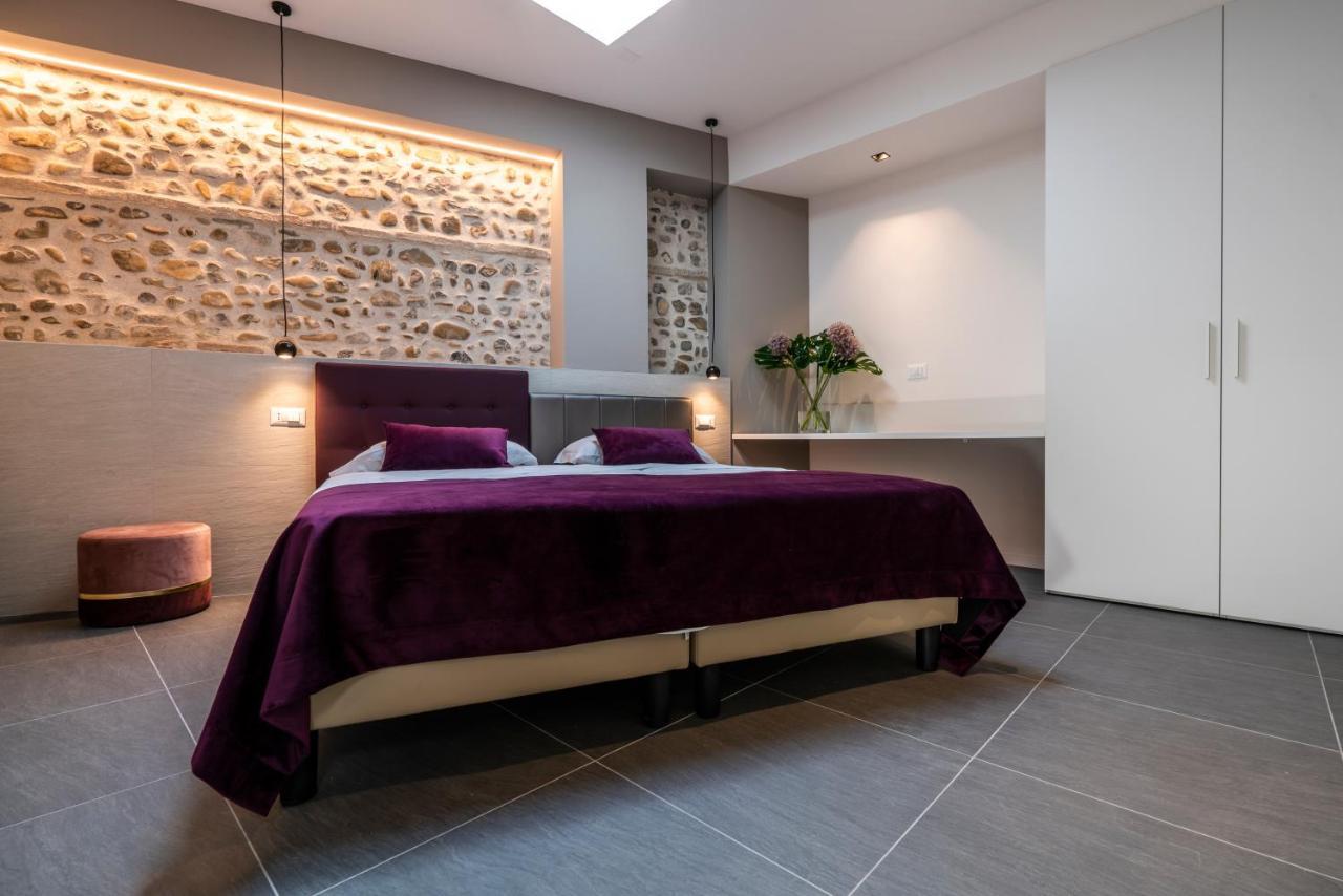 One-Bedroom Apartment,1022590513:JPEG