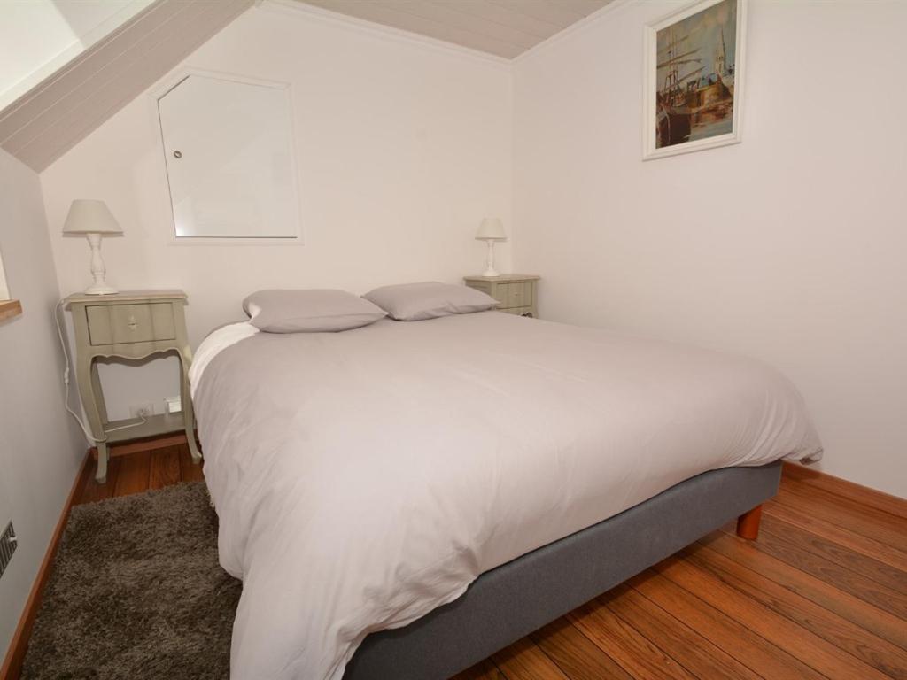 One-Bedroom Apartment with Sea View