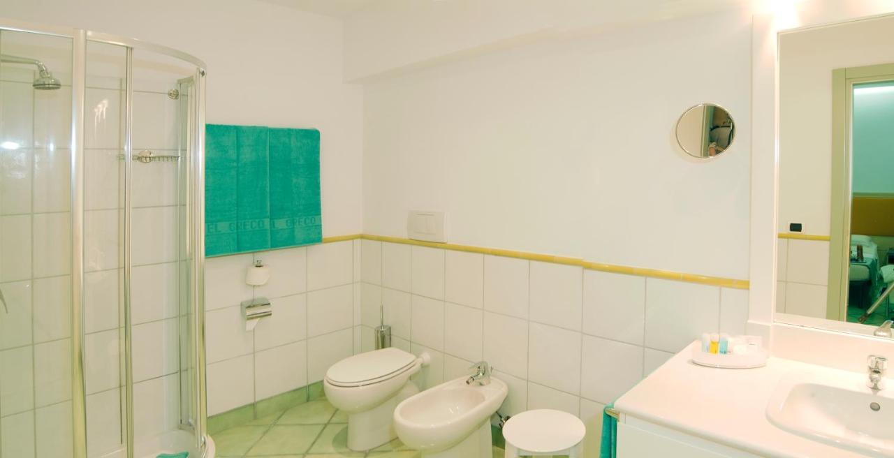 Deluxe King Suite - Adults Only