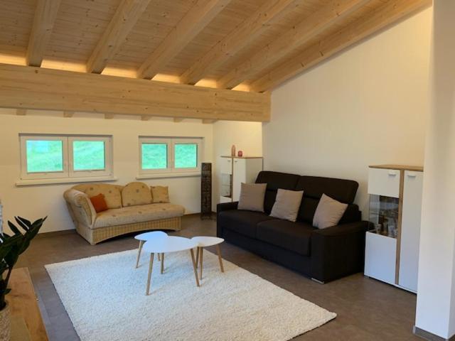 Apartment mit Balkon