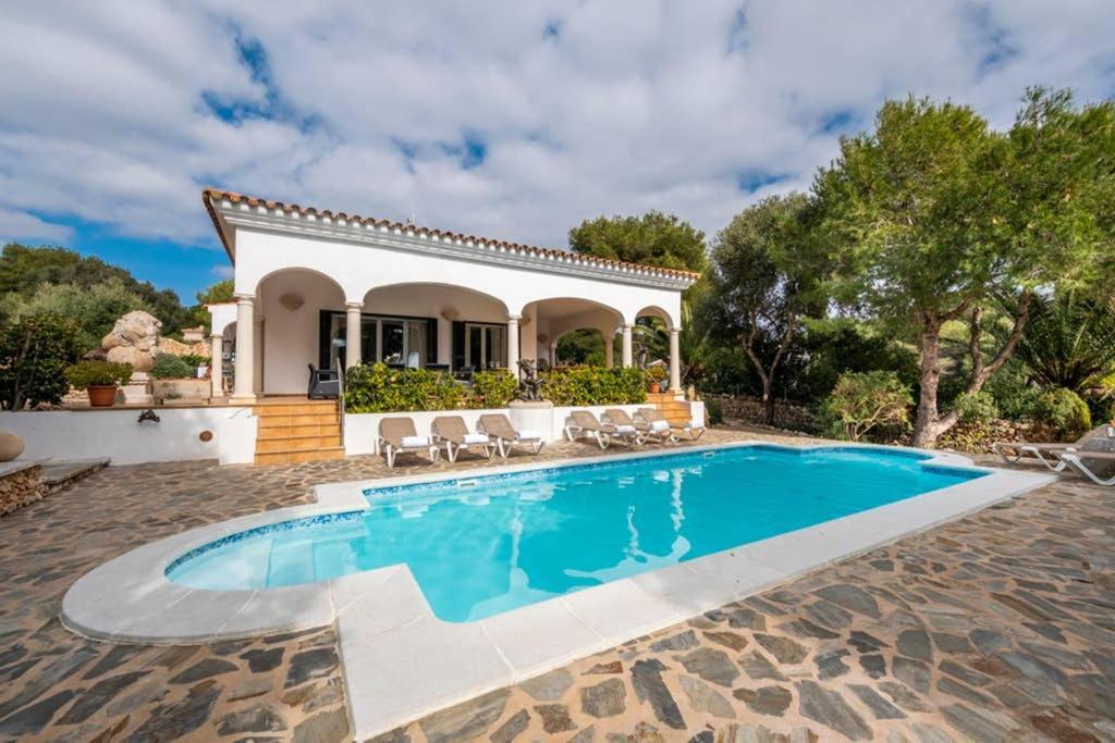 Four-Bedroom House,1050201850:JPEG