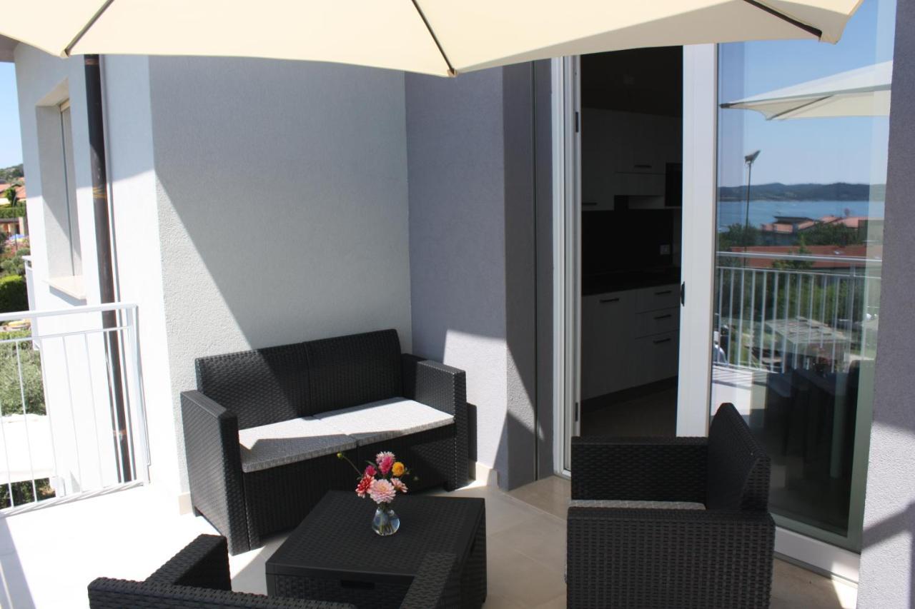 Apartment mit Balkon