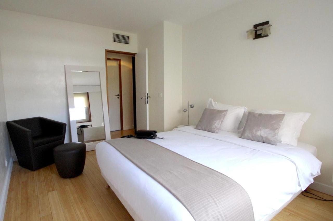 One-Bedroom Standard Apartment