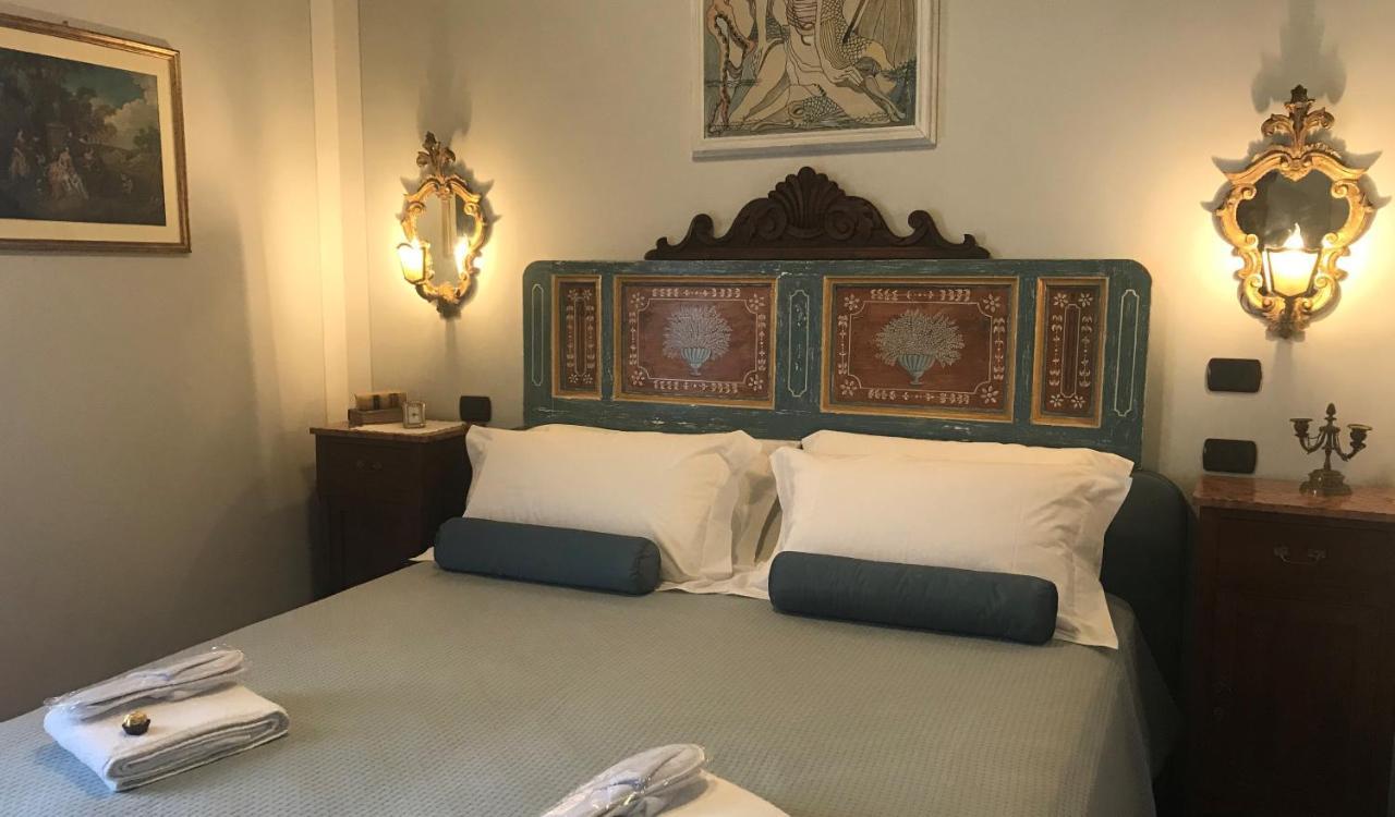 Camera Matrimoniale/Doppia con Letti Singoli con Bagno Privato