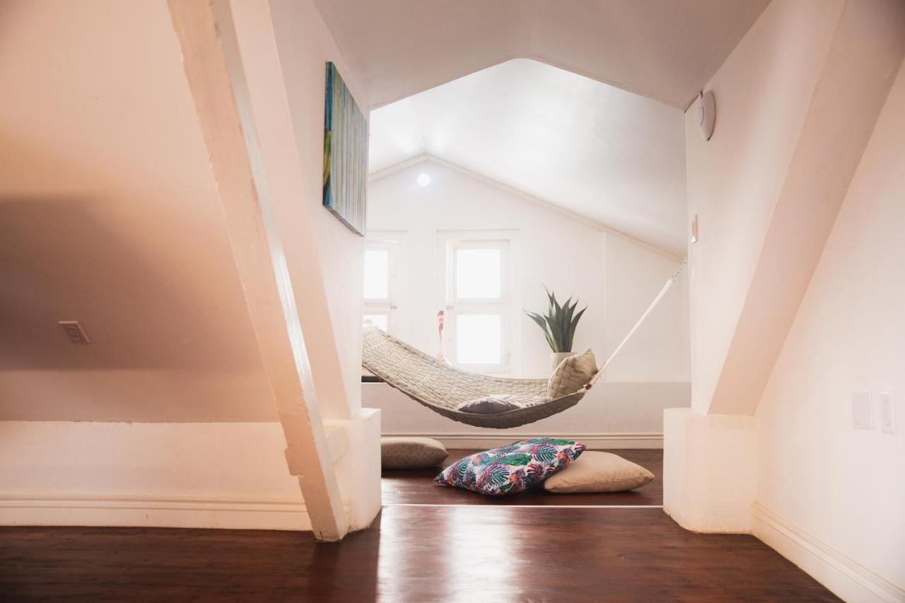 Loft (3rd floor)