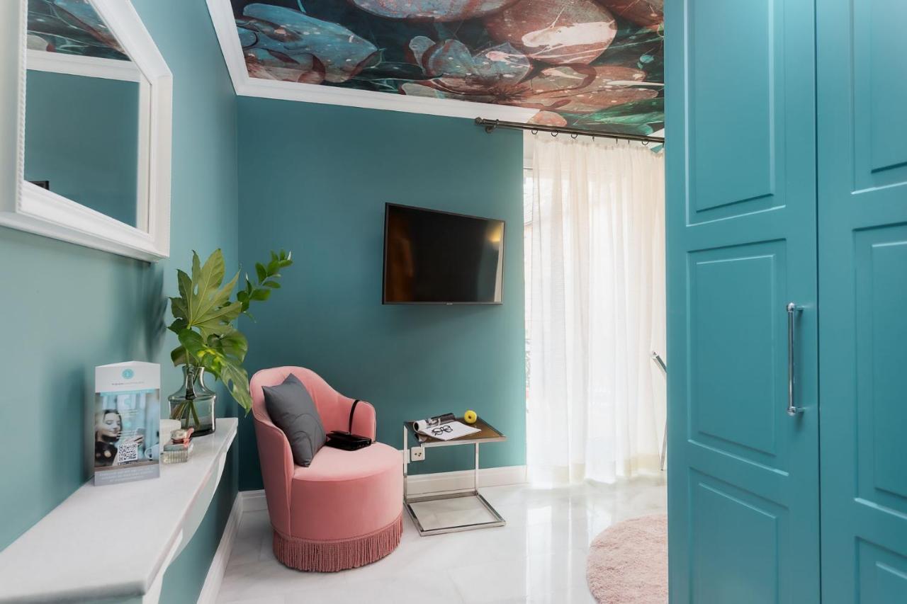 Junior Studio with Balcony and Kitchenette