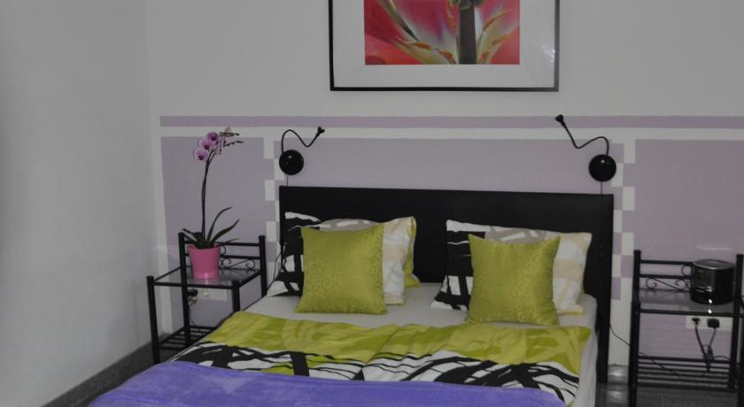One-Bedroom Apartment,109835898:JPEG