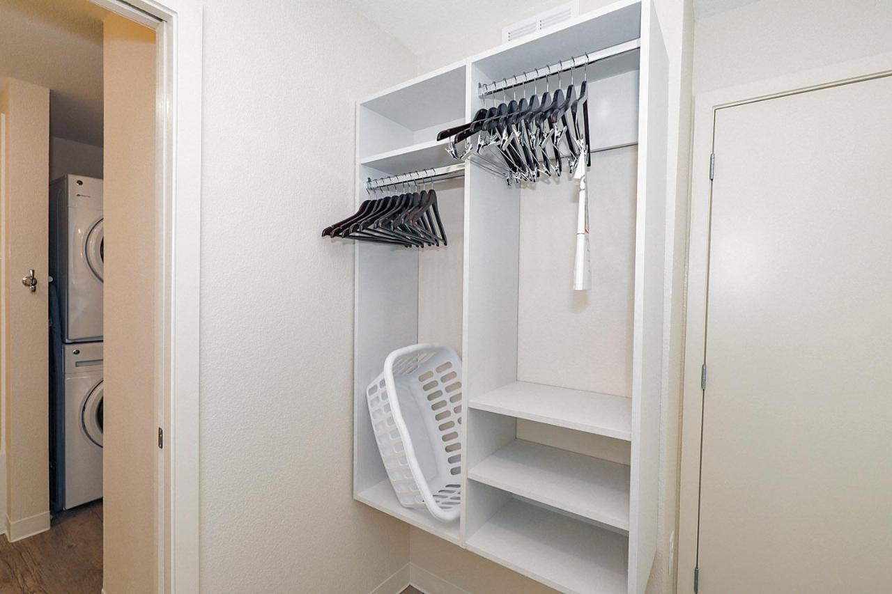 One Bedroom Suite with Full Kitchen,1098167715:JPEG