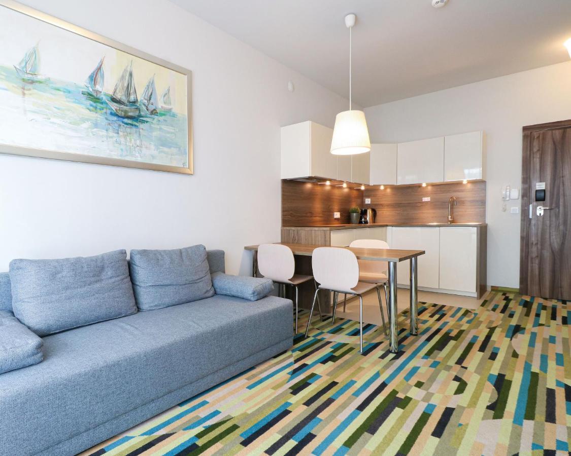 One-Bedroom Apartment,1105932594:JPEG