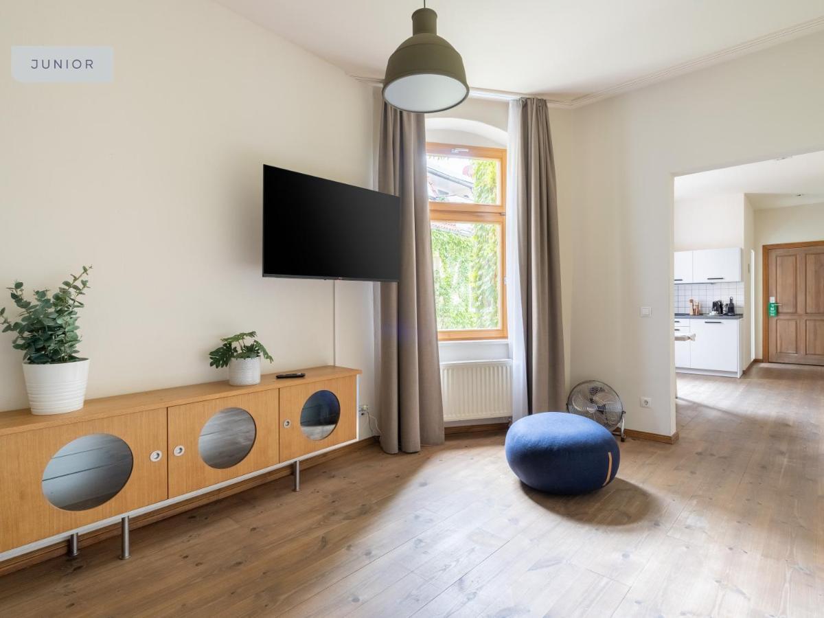 Economy Suite