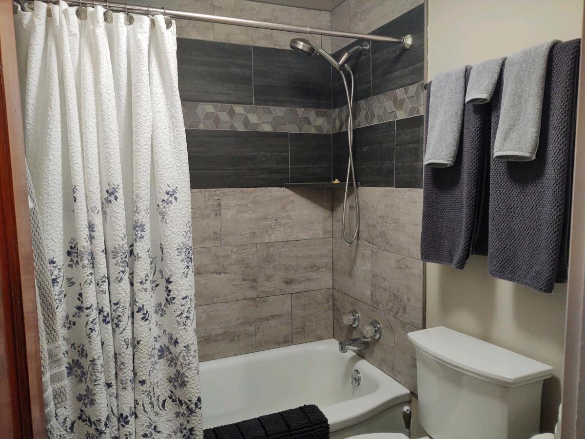 One-Bedroom Apartment,1151460351:JPEG