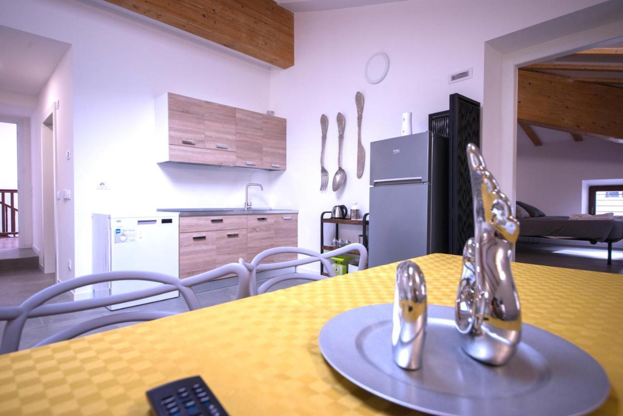 Deluxe One-Bedroom Apartment