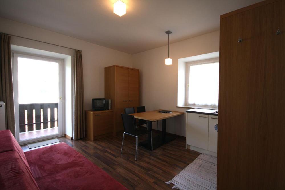 One-Bedroom Apartment,1175192012:JPEG