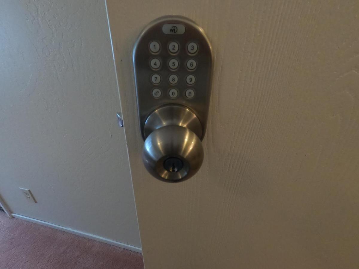 Double Room with Shared Bathroom,1634484940:JPEG