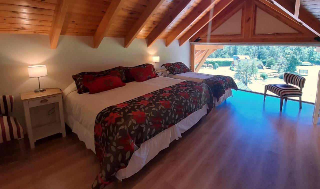 Estudio con vistas a la piscina