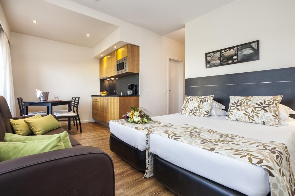 Studio with Sea View (2 Adults + 1 Child),1710096233:JPEG