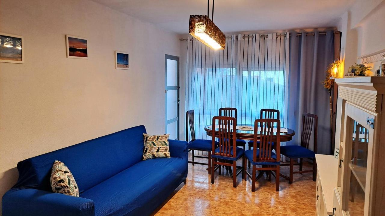 Three-Bedroom Apartment with Balcony,1191882469:JPEG