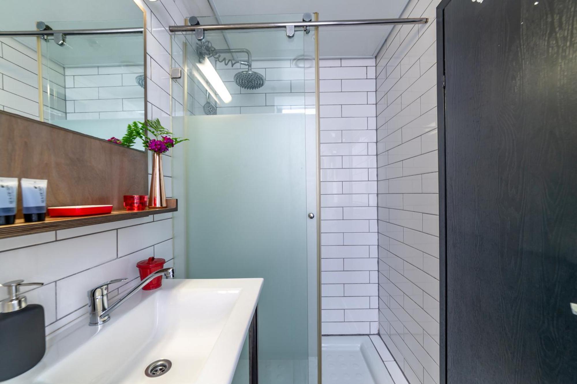 One-Bedroom Apartment Penthouse,1441882153:JPEG
