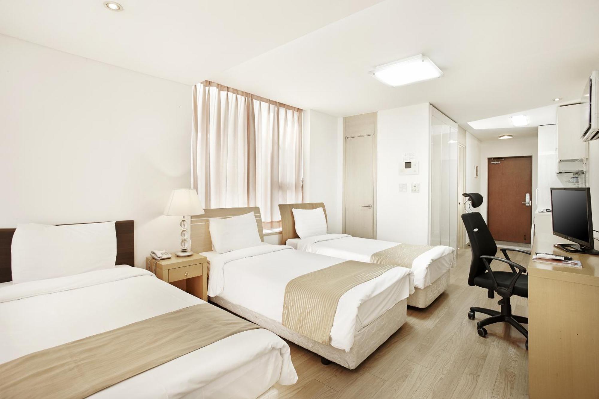 Triple Room,1722917296:JPEG
