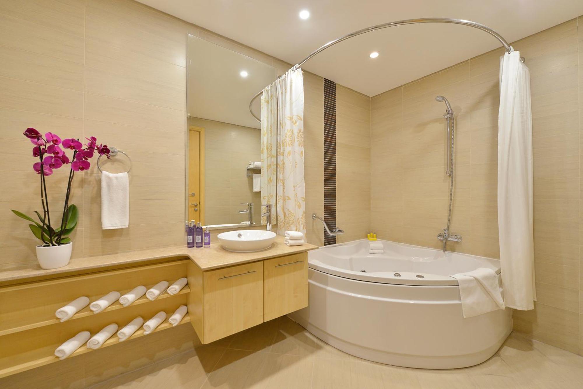 Two-Bedroom Premier Apartment with Sea View,1673927968:JPEG