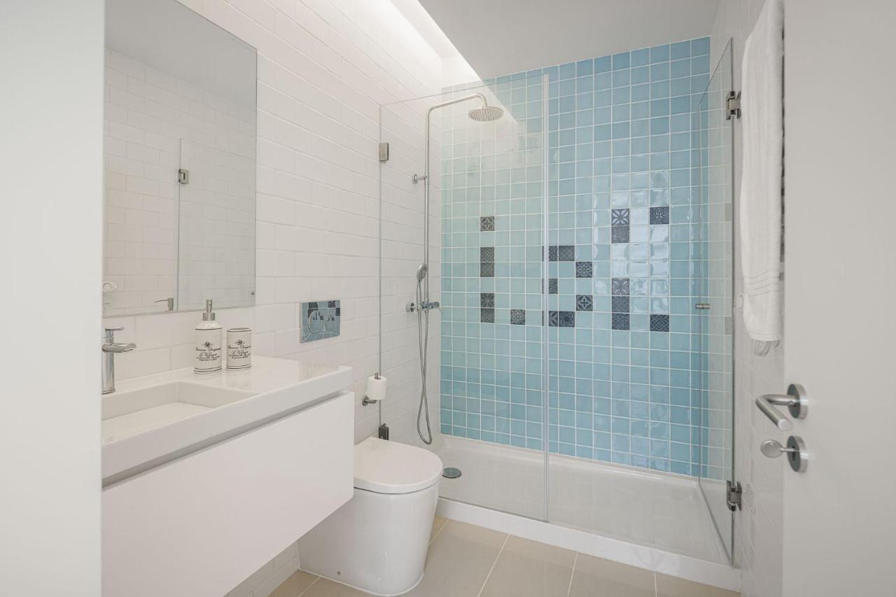 One-Bedroom Apartment,1228935307:JPEG