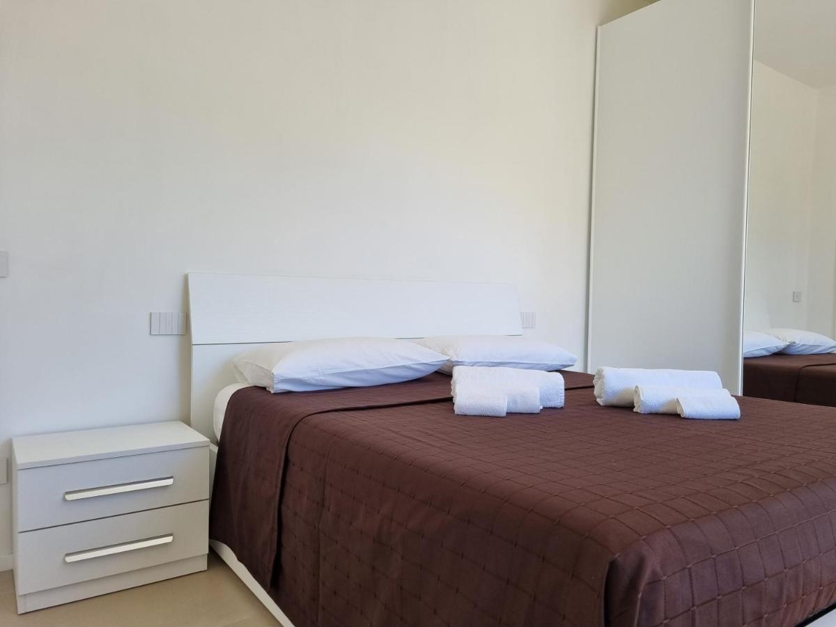 One-Bedroom Apartment,1229242855:JPEG