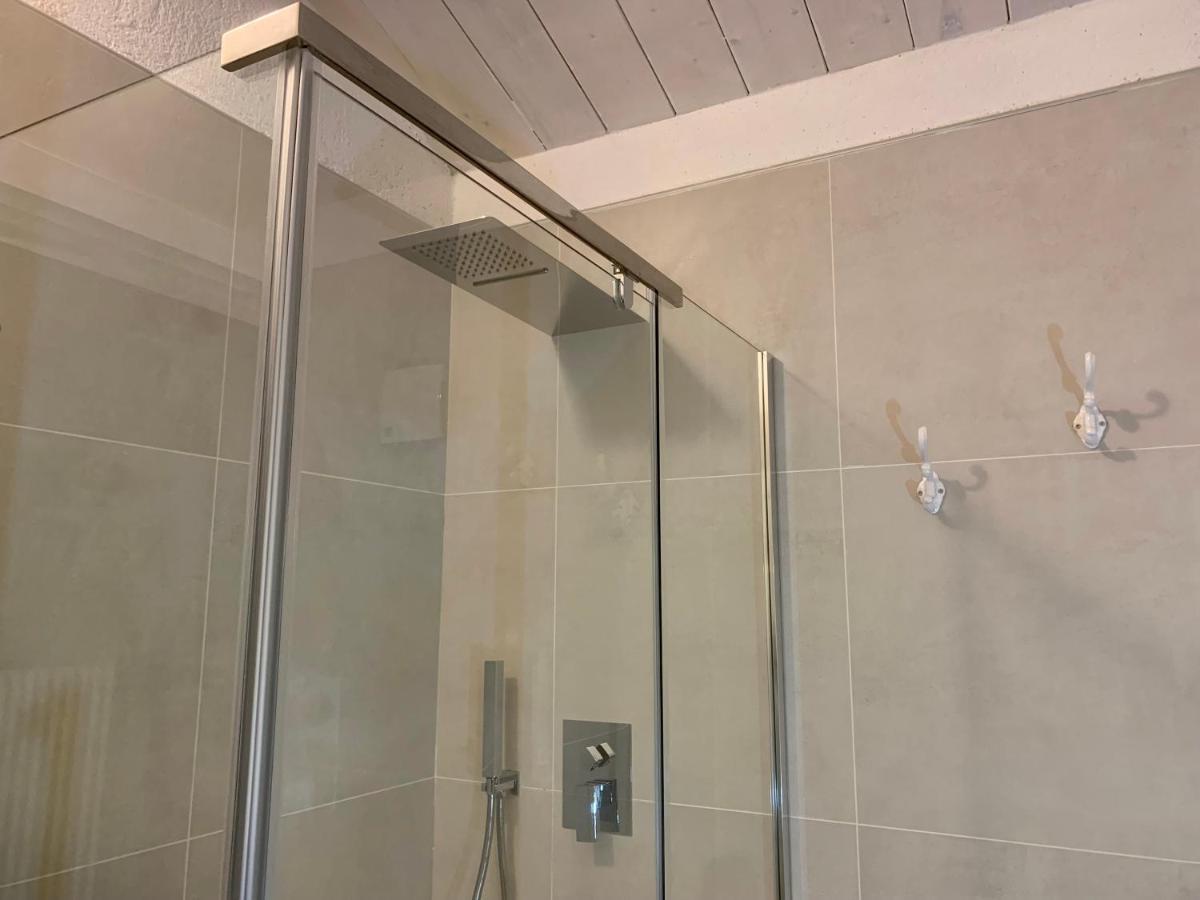 Camera Tripla