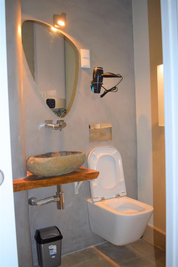 One-Bedroom Apartment,1237275406:JPEG
