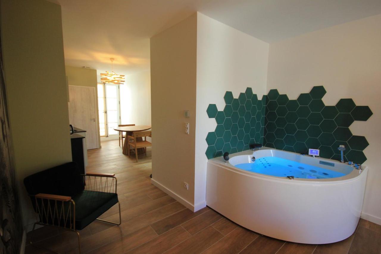 Deluxe Apartment,1242066940:JPEG