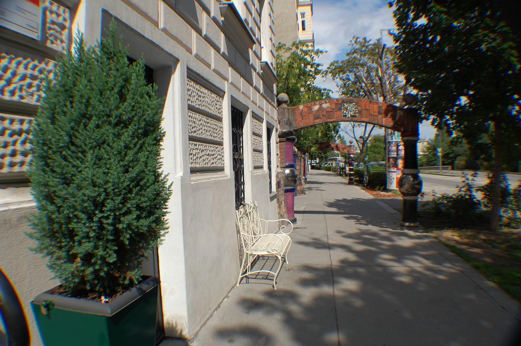 Deluxe Two-Bedroom Apartment Top 11,126789729:JPEG