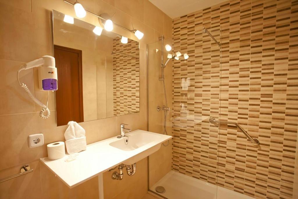 One-Bedroom Apartment Terrace,1664662420:JPEG