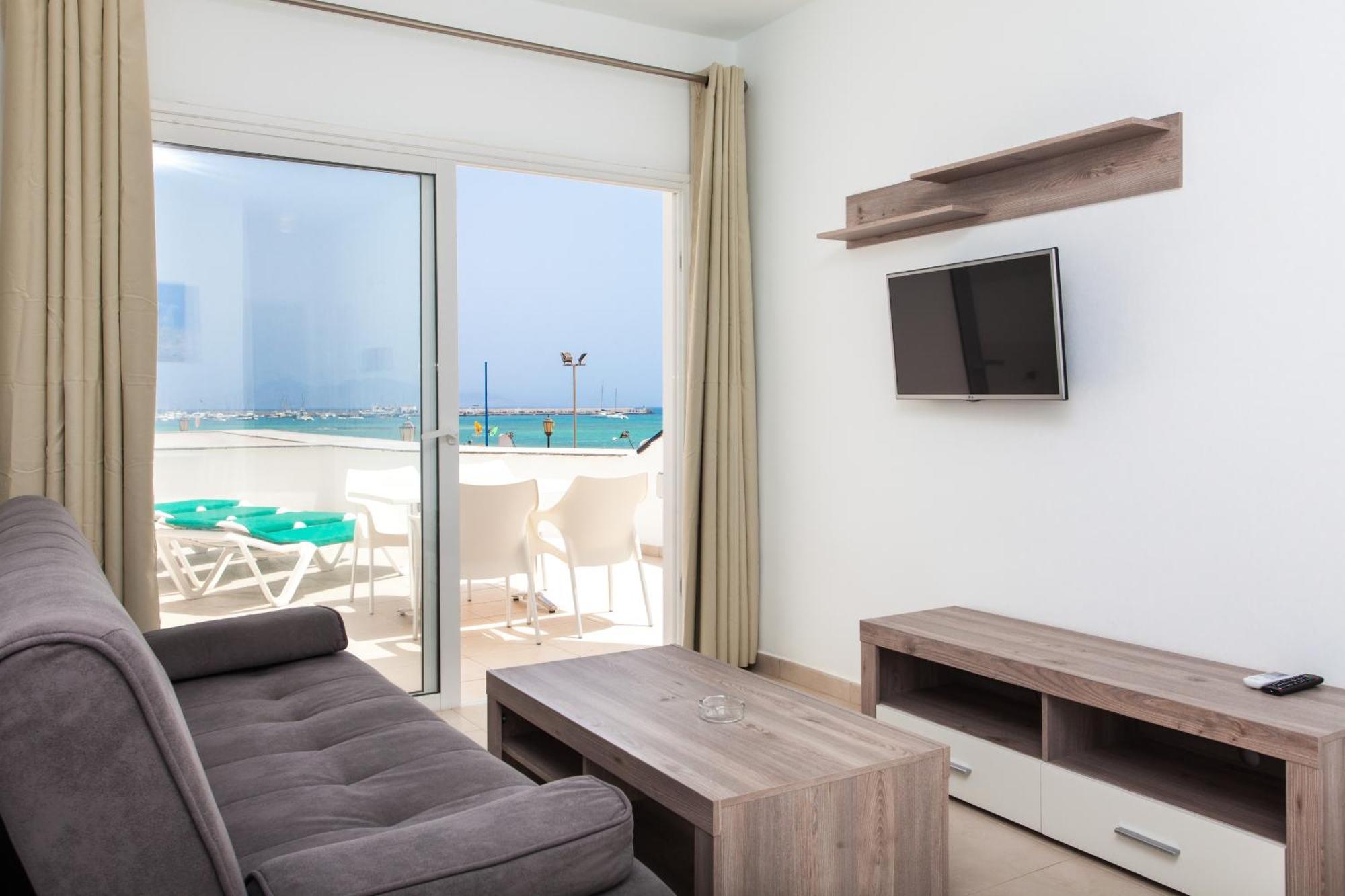 Two-Bedroom Apartment Sea View