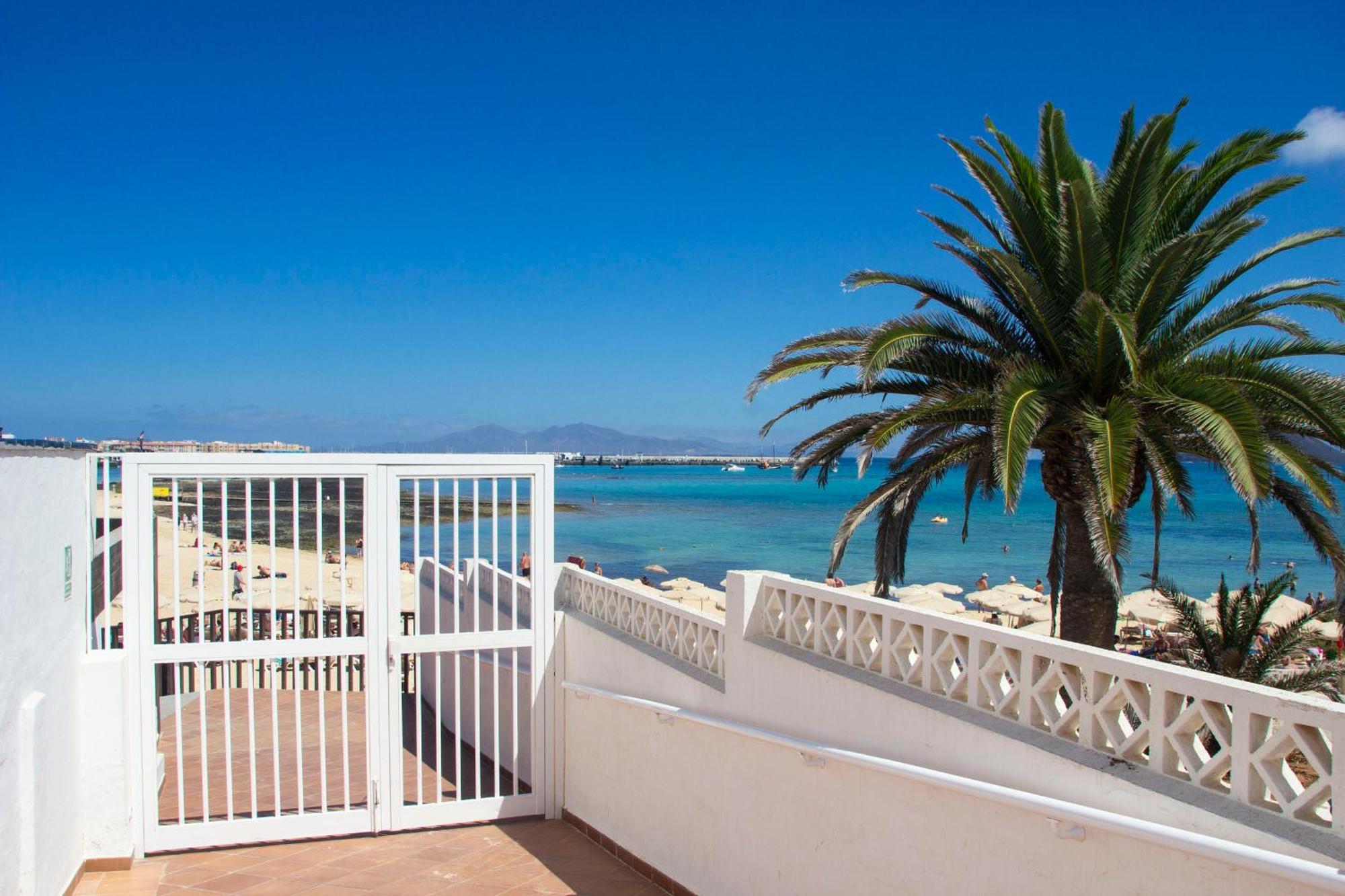One-Bedroom Apartment Sea View