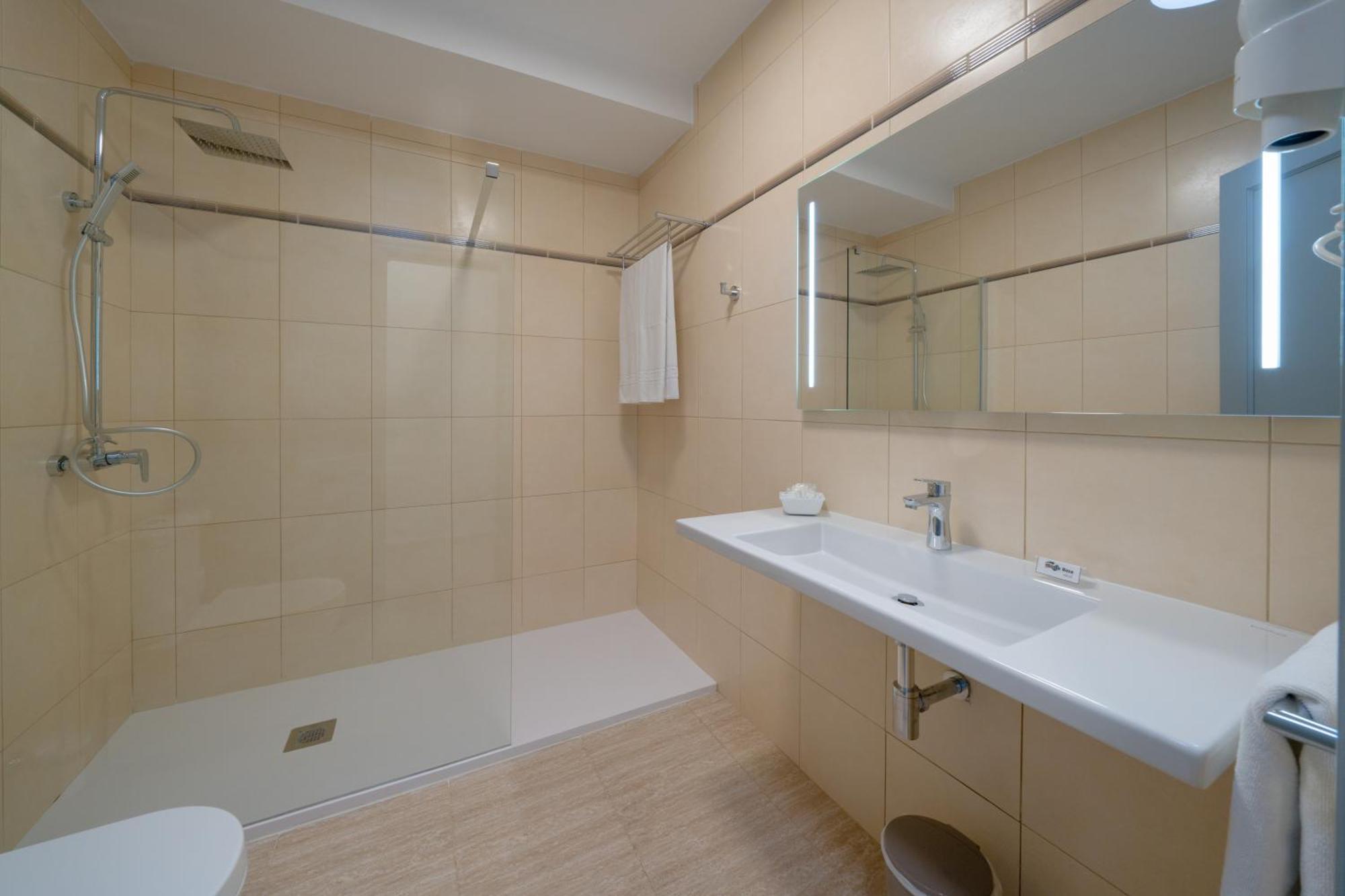 Apartamento de 2 dormitorios (4 adultos)