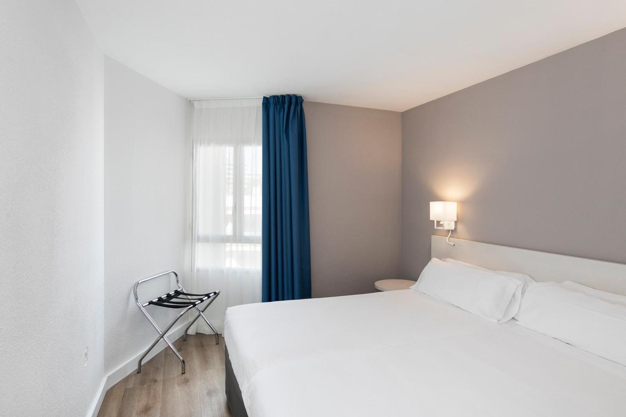 One-Bedroom Apartment,1704876738:JPEG