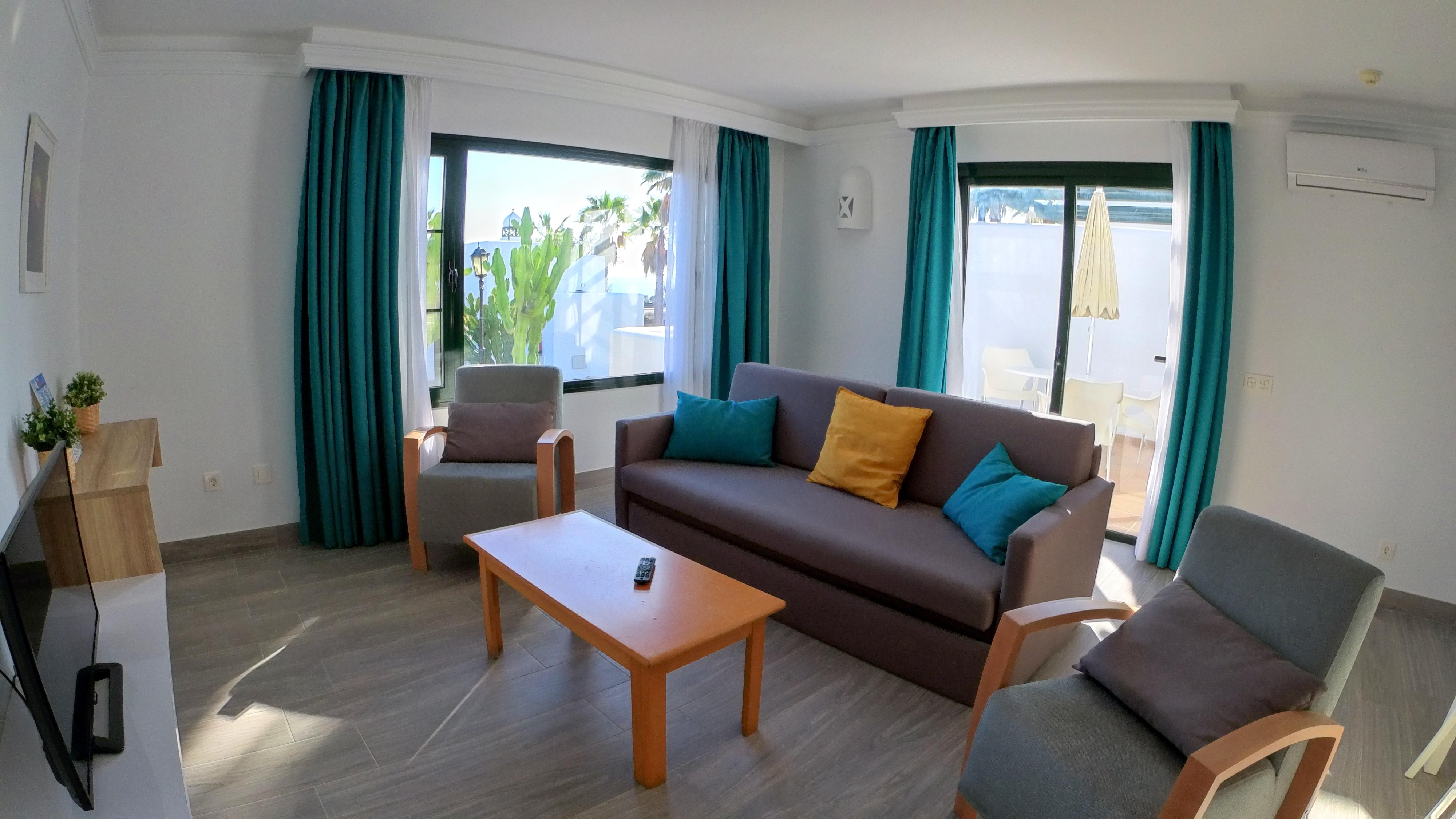Superior One-Bedroom Bungalow Terrace