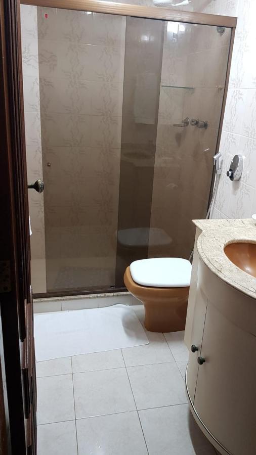 Quarto com Cama Queen-size e Vista do Mar
