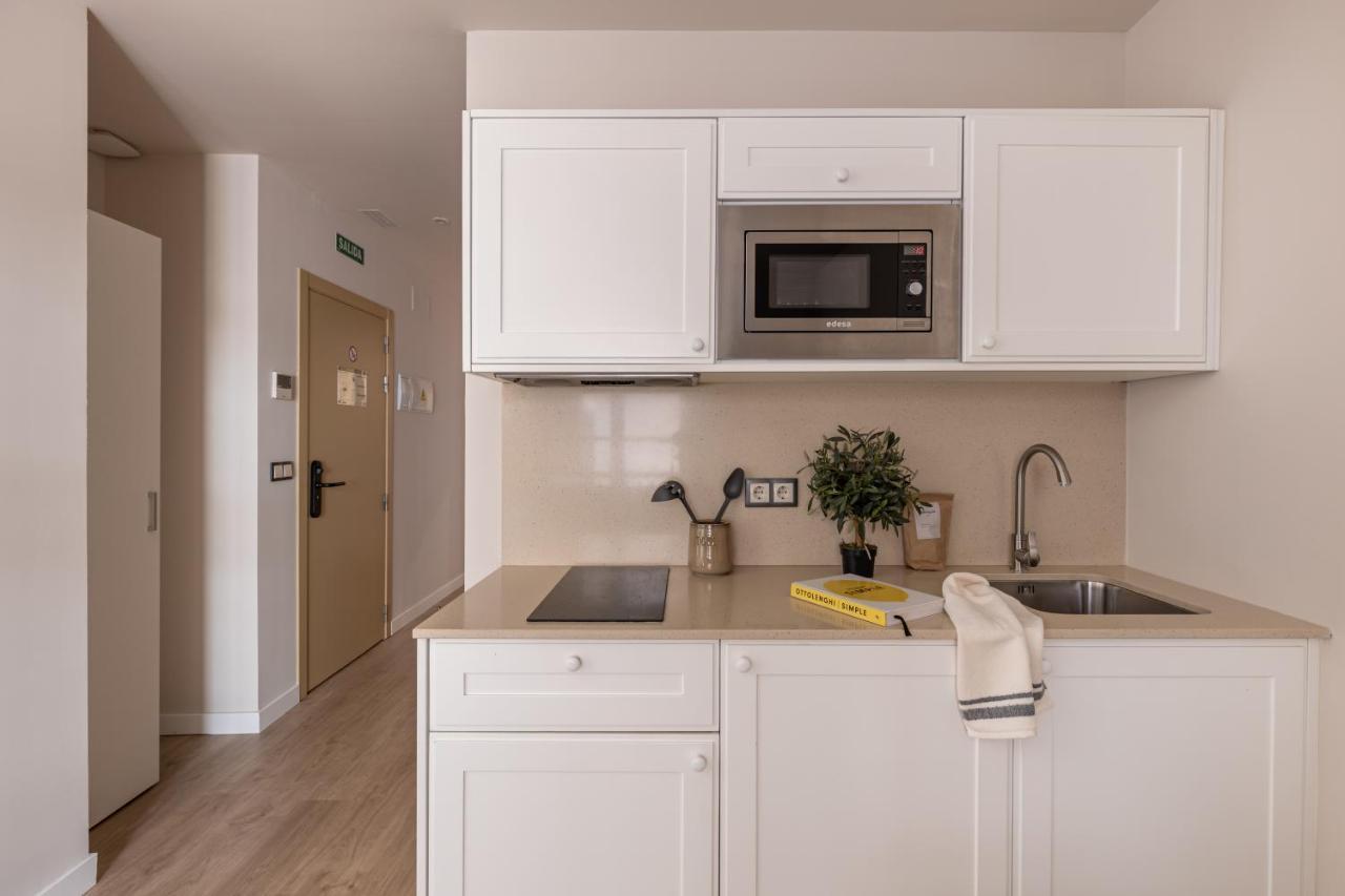 One-Bedroom Apartment,1344557801:JPEG