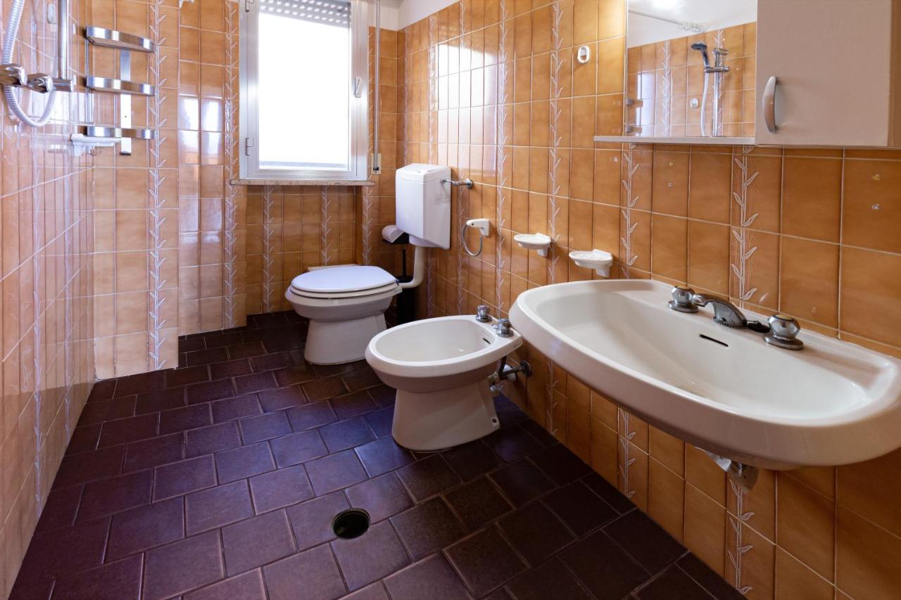 Two-Bedroom Apartment,1356722825:JPEG