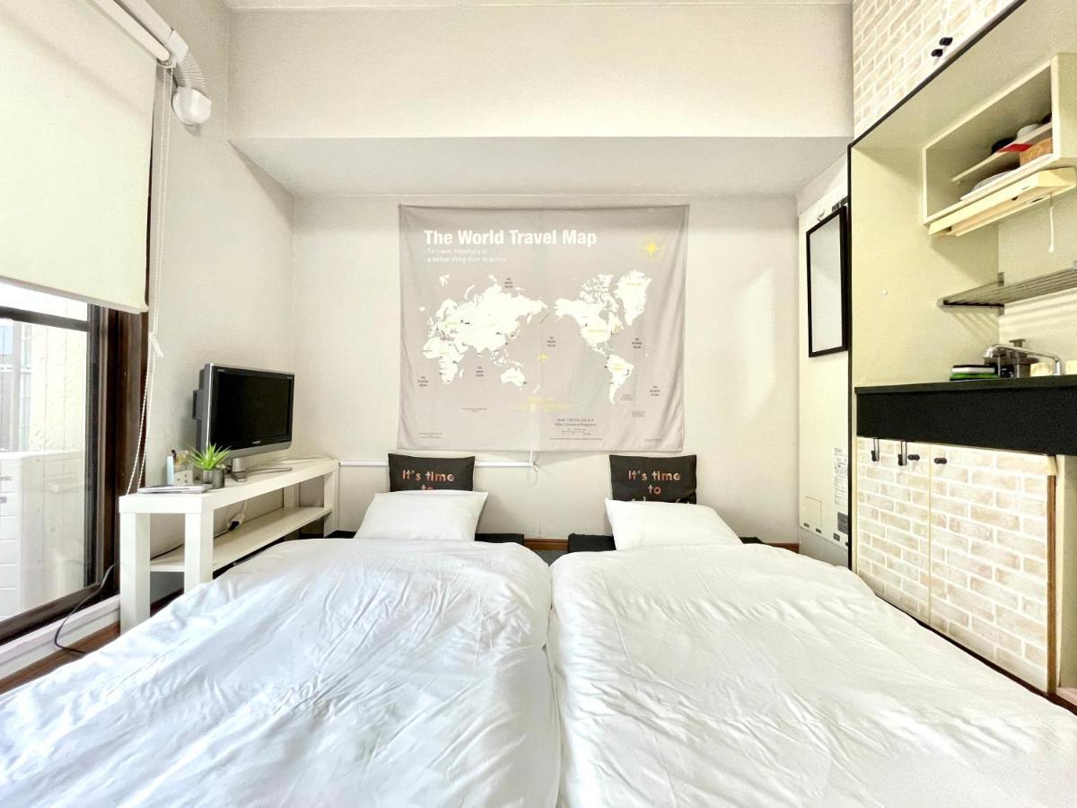 One-Bedroom Apartment,1359125507:JPEG