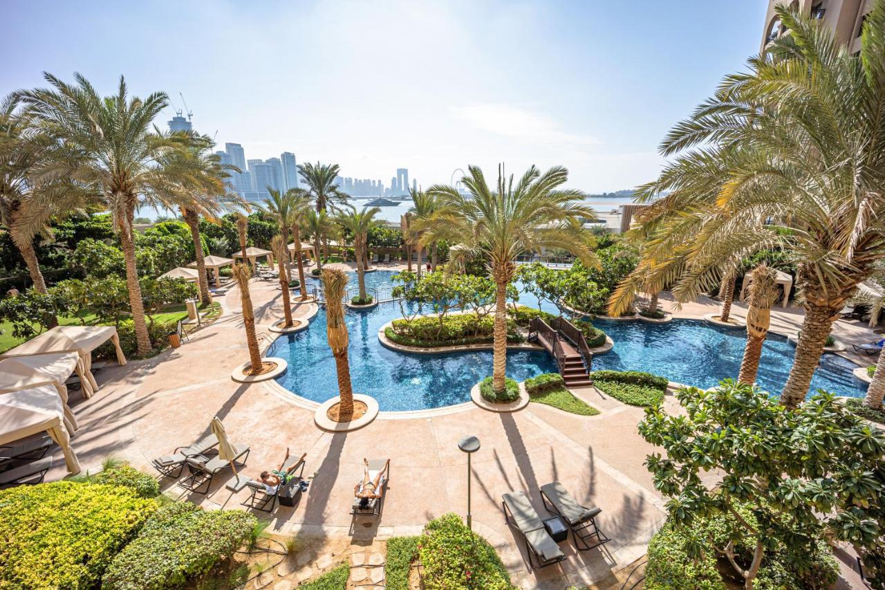 Apartment Pool View,1593762377:JPEG