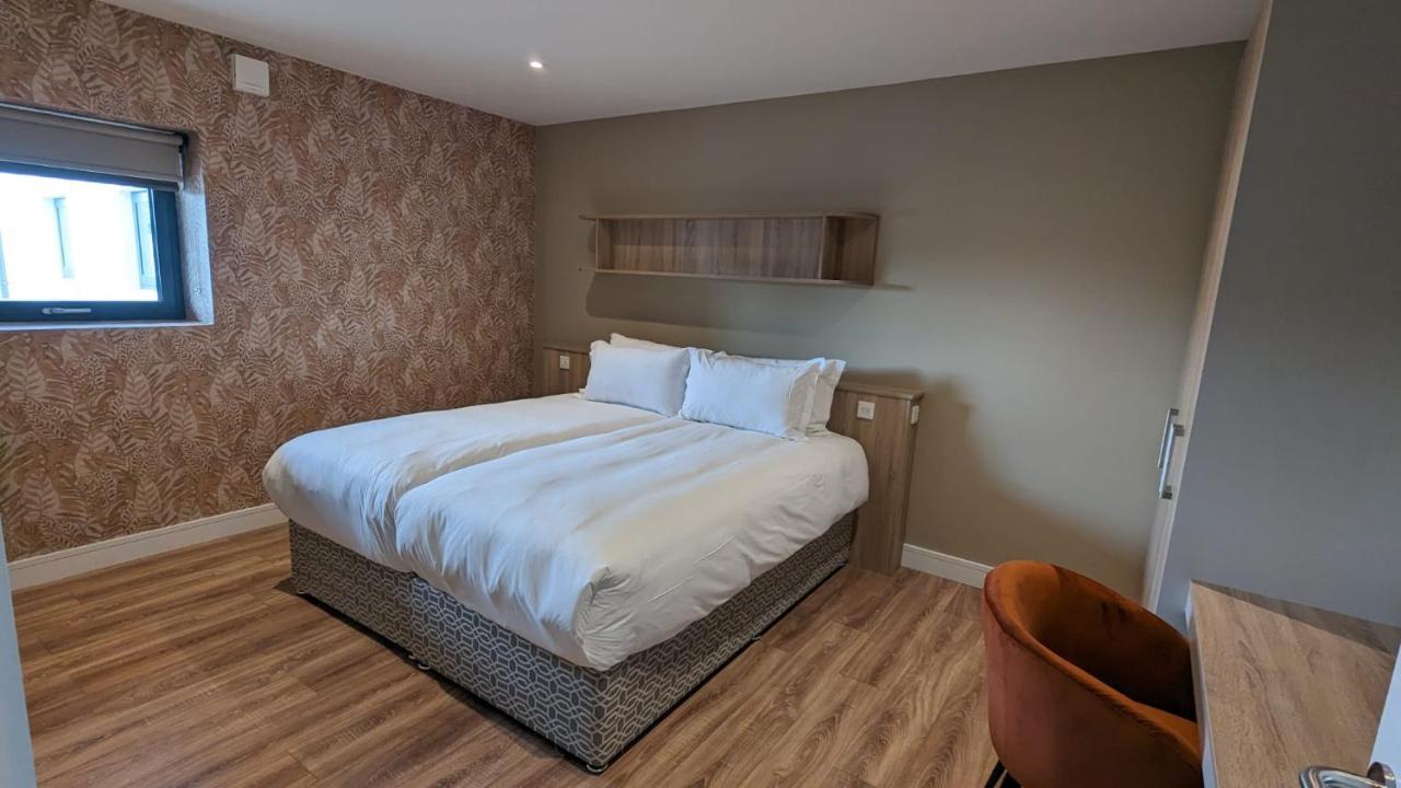 Two-Bedroom Apartment,1389586025:JPEG