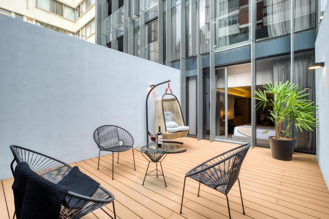 Estudio Elegante con patio privado