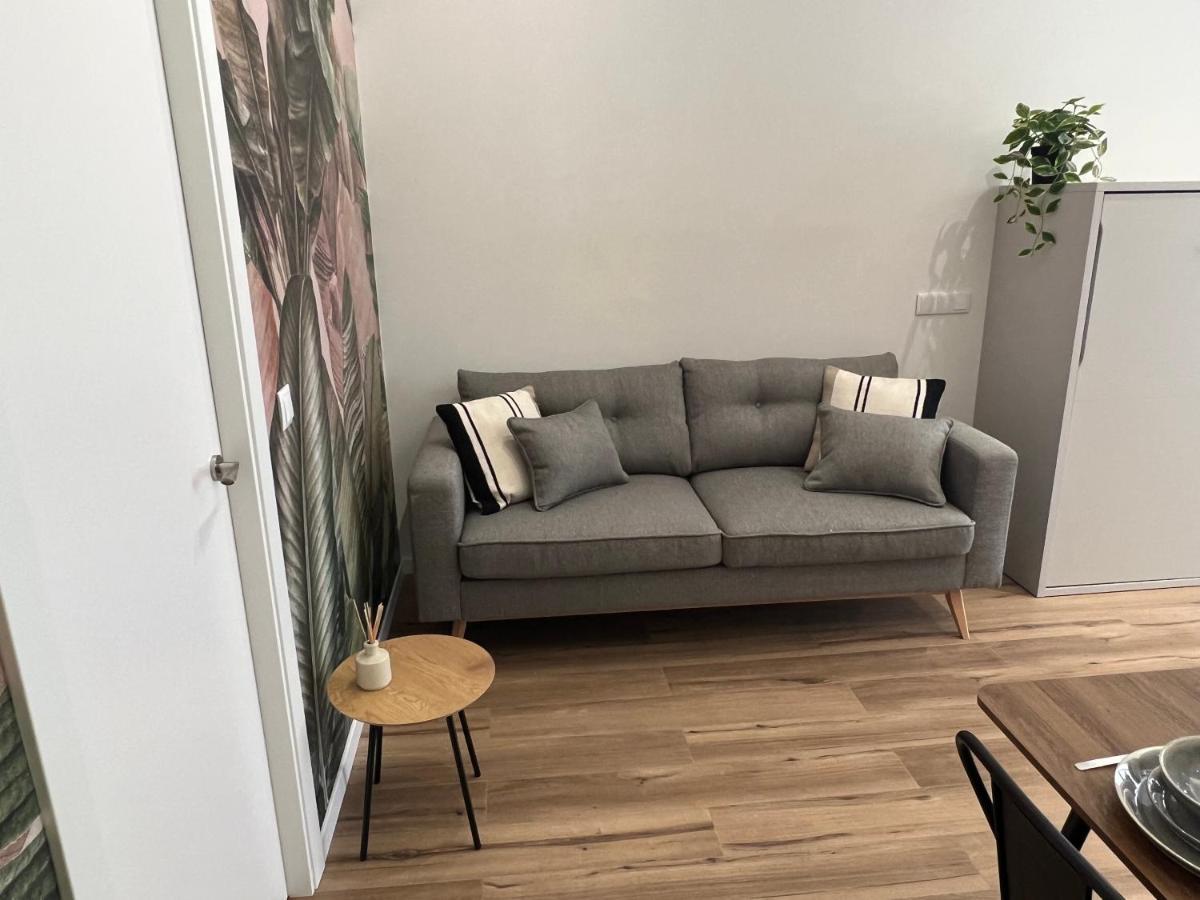 One-Bedroom Apartment,1426134816:JPEG
