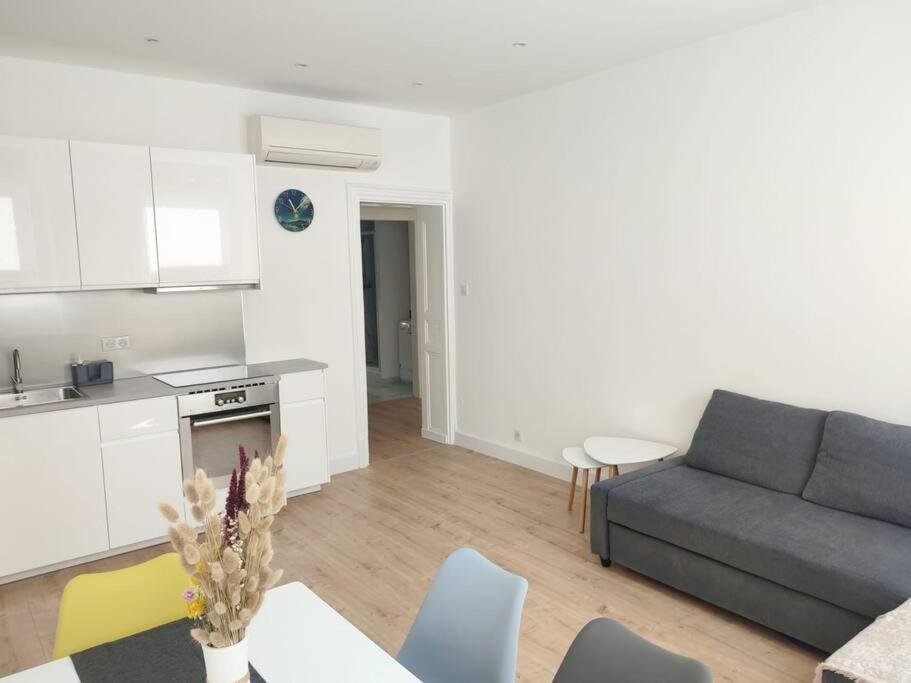 Two-Bedroom Apartment,1429895740:JPEG