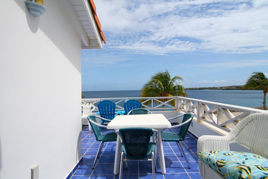 One-Bedroom Apartment with Sea View