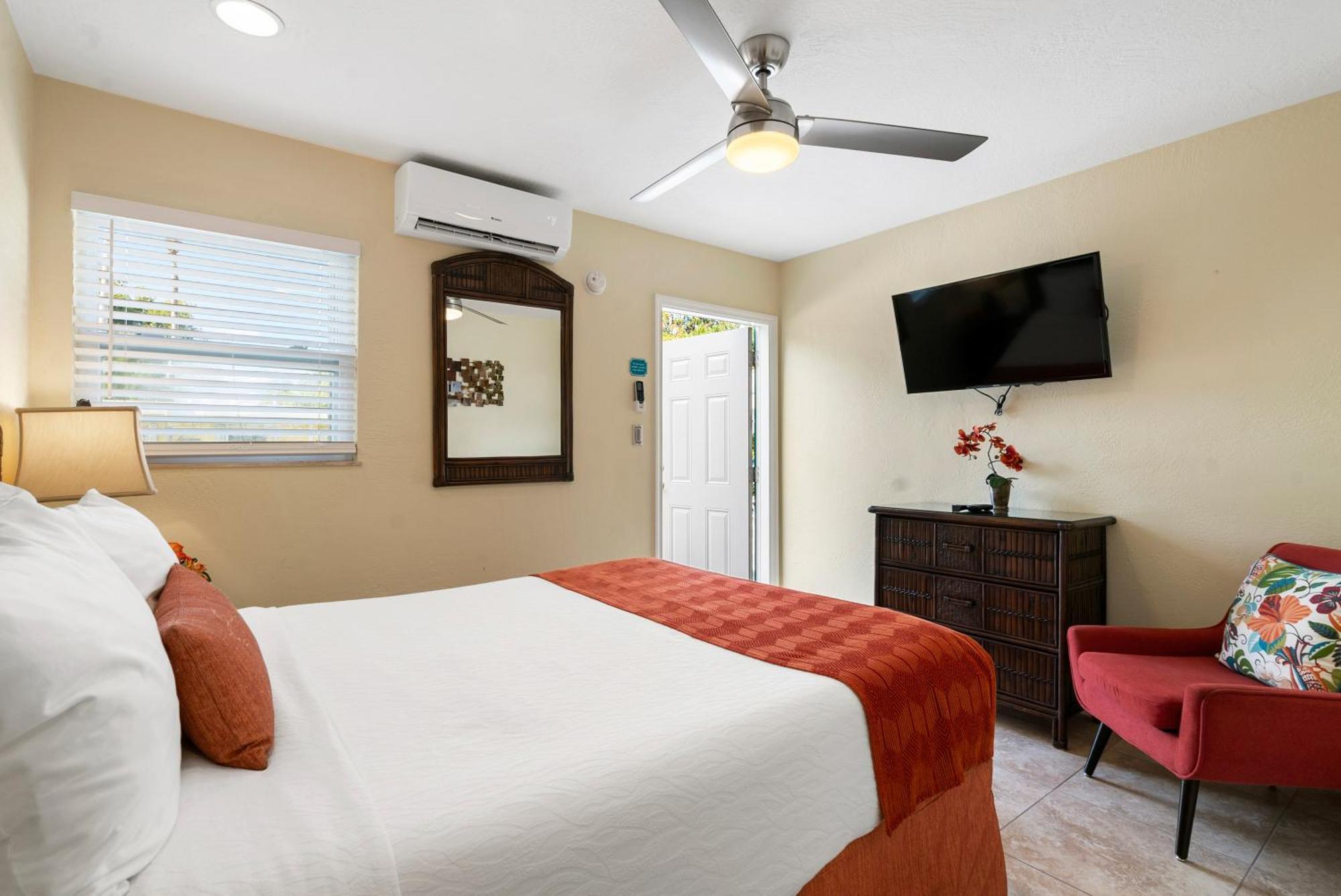 Small Queen Room