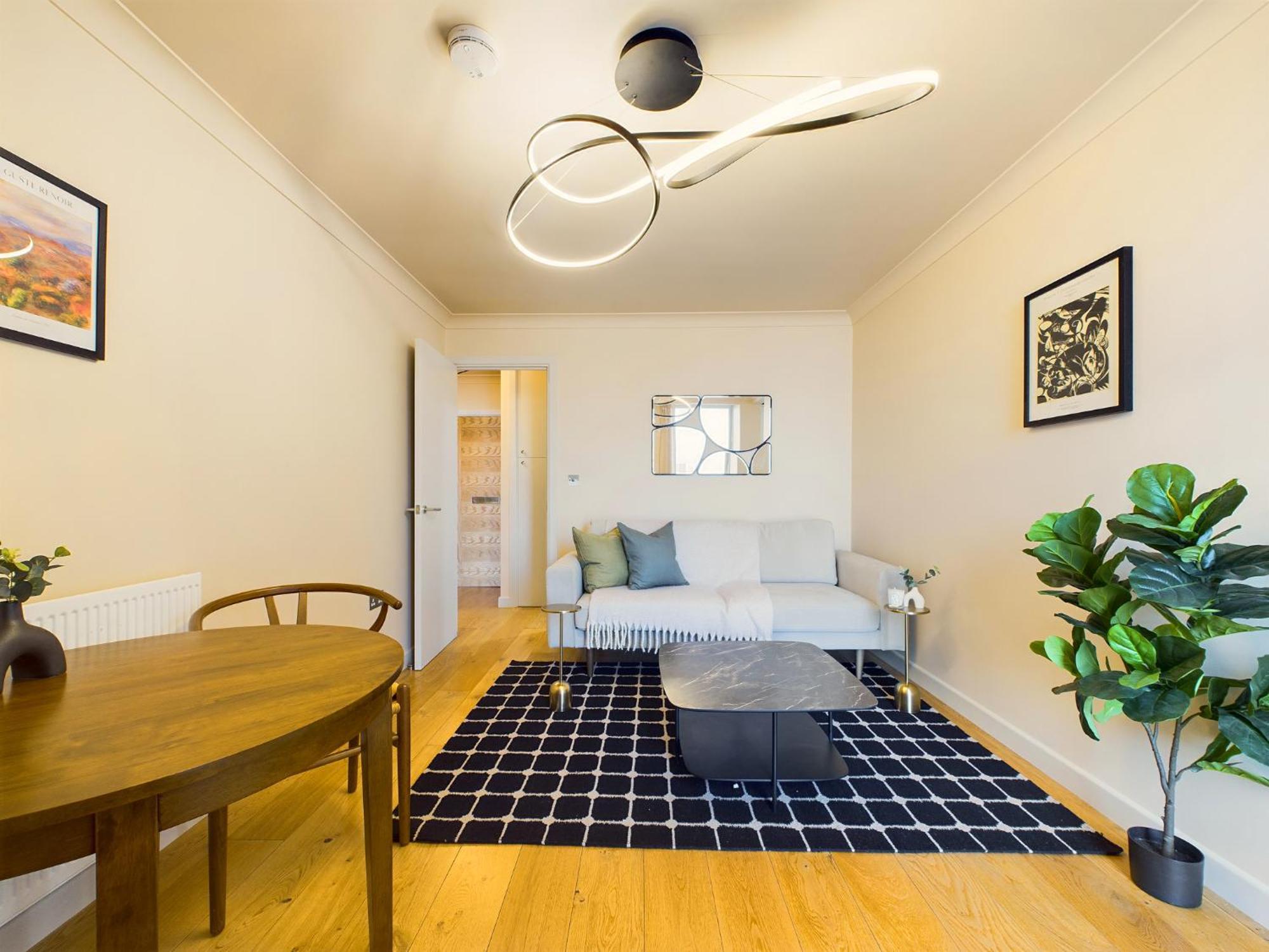 One-Bedroom Apartment,1499221183:JPEG