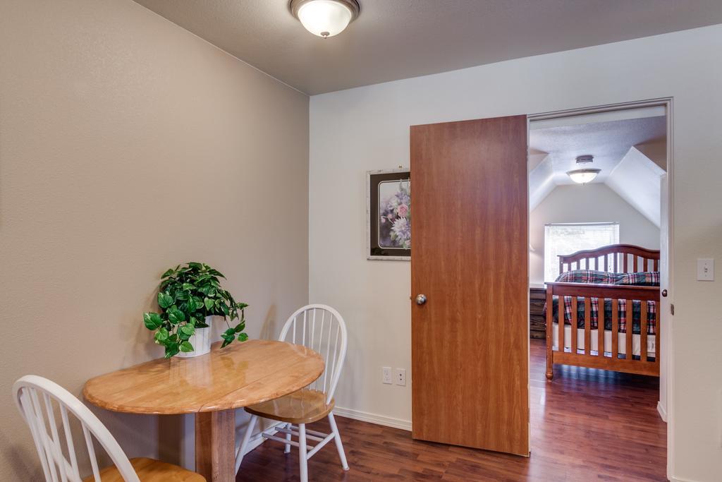 One-Bedroom Apartment,183359271:JPEG